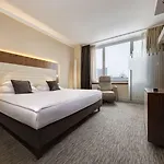 Eurostars Uhotel 4* Ljubljana
