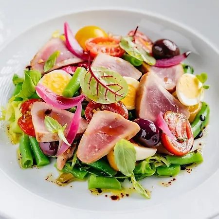 فندق Eurostars Uhotel