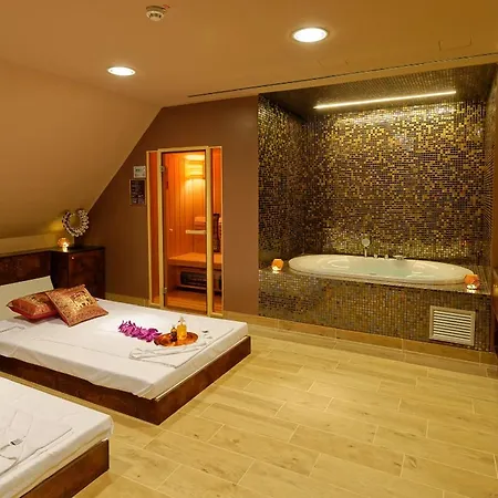 Eurostars Uhotel Otel