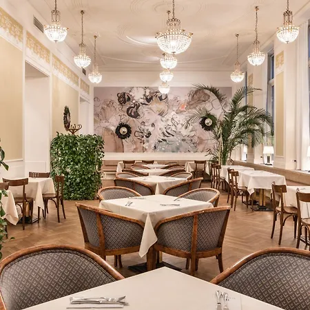 فندق Eurostars Uhotel 4*