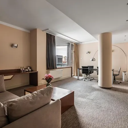 Hotell Eurostars Uhotel