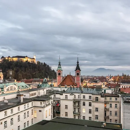 Eurostars Uhotel فندق 4*