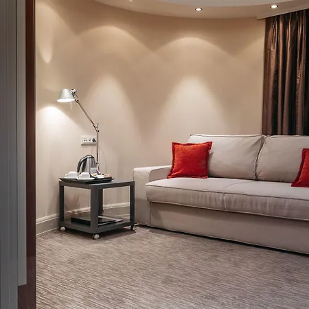 Eurostars Uhotel فندق 4*