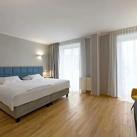 Eurostars Uhotel Hotel 4*