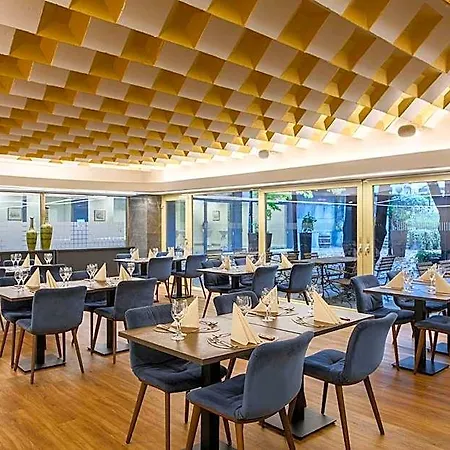 Hotel Eurostars Uhotel