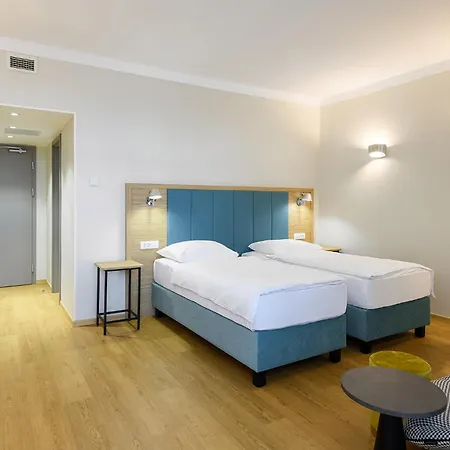 Eurostars Uhotel Otel 4*