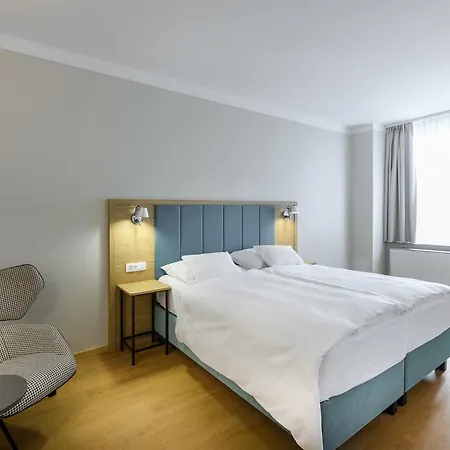 Eurostars Uhotel Otel 4*