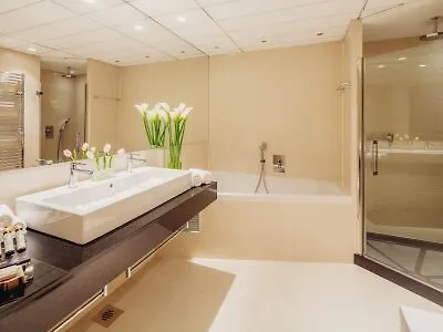 Szálloda Eurostars Uhotel 4*