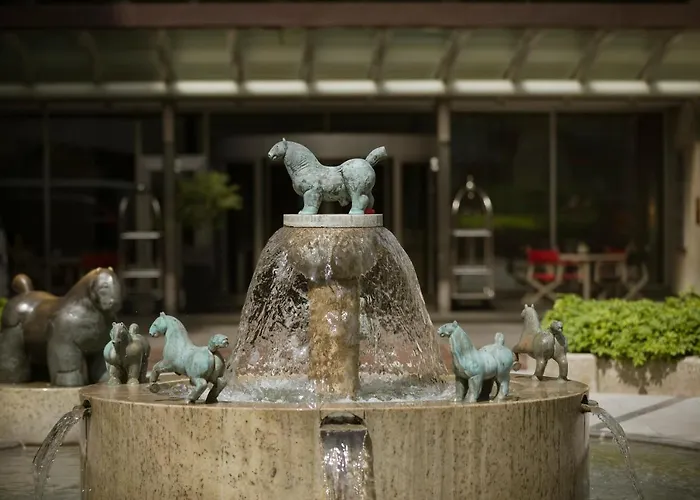 Eurostars Uhotel فندق