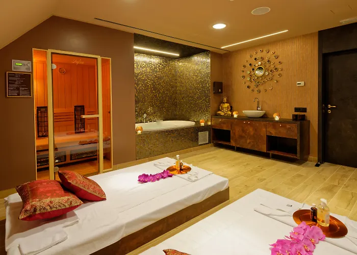 Eurostars Uhotel فندق 4*