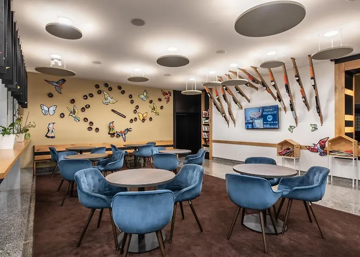 Eurostars Uhotel فندق