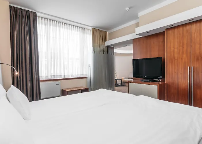 Eurostars Uhotel فندق