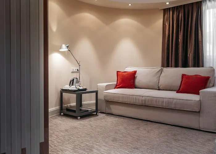 Eurostars Uhotel فندق 4*